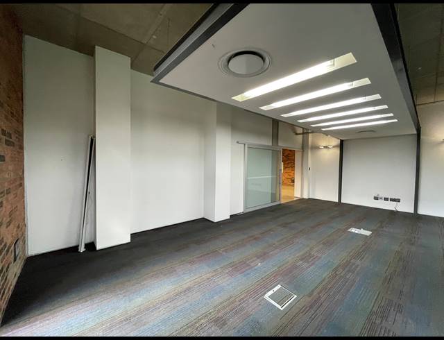 320M² OFFICE TO LET IN BRYANSTON